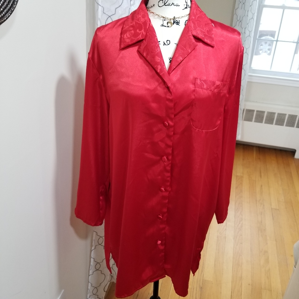 SECRET TREASURE Ladies Satin Nightgown Or Dress in Red SIZE M, with Button Front
